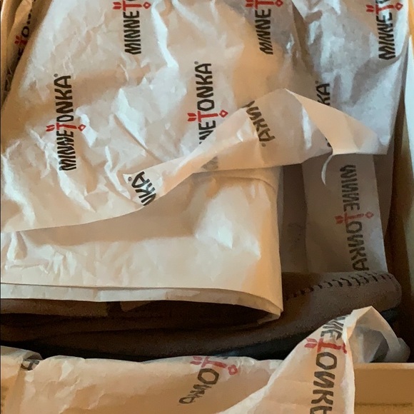 New Minnetonka size 3 dusty brown and grey - Picture 2 of 2